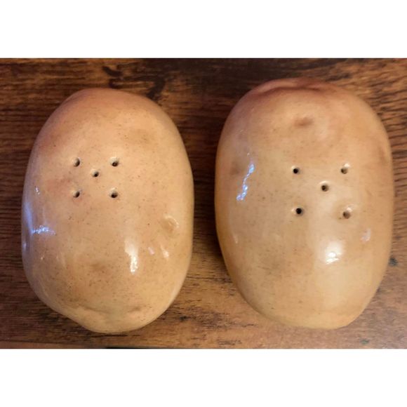 Baked Potato Salt & Pepper Shakers Atlantic Mold Company (?) Kitschy Cute READ - Picture 1 of 5